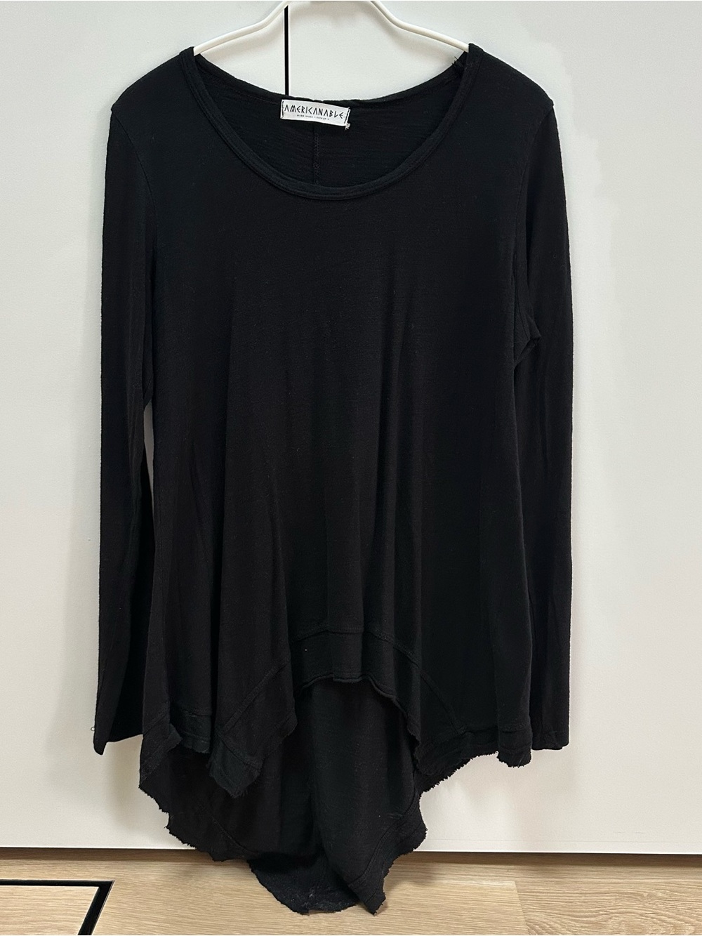 AMERICANABLE - BLACK LONG SLEEVE ASYMMETRIC TUNIC - SIZE SMALL - GREAT CONDITION